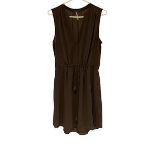 Temperance dress dark olive with pockets. Size medium